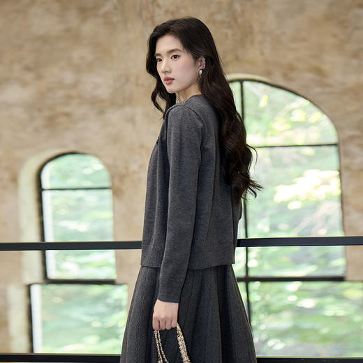 奢姿大码女装2025秋季立体装饰减龄针织衫胖妹妹百搭简约圆领上衣9853391012A 商品图3