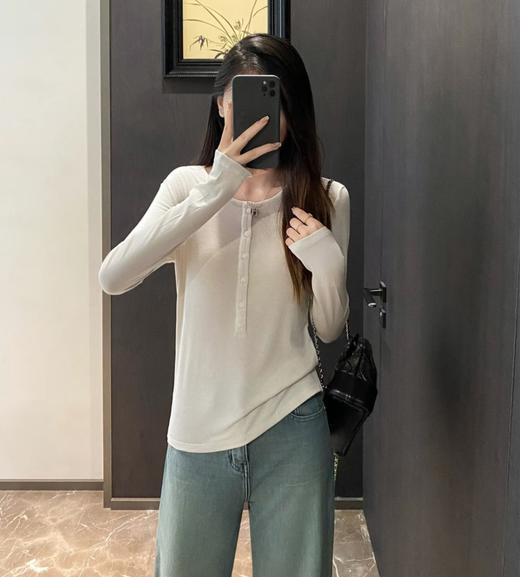 老米优品🎈 莱赛尔天丝+醋纤+羊毛《半扣开襟羊毛针织衫》 自带羊毛温润体感，醋酸天丝带来亲肤丝滑细腻享受 基础百搭，修身款式，拉伸腰线！ 商品图5