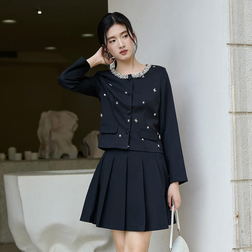 奢姿大码女装2025秋季胖妹妹减龄钻饰圆领假口袋设计时尚短外套9953353621A 商品图4