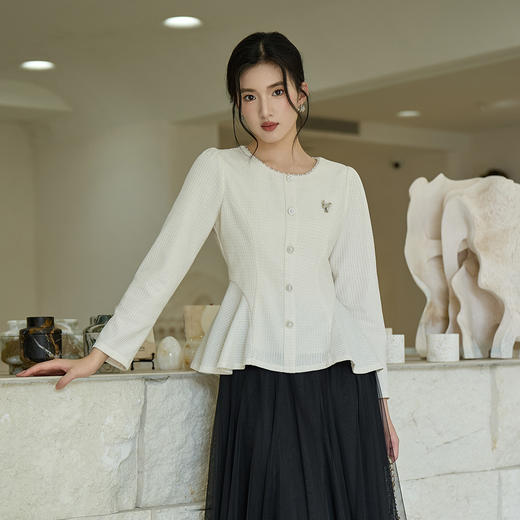 奢姿大码女装2025秋季减龄纽扣立体装饰圆领衬衫胖妹妹时尚上衣9953194265 商品图0