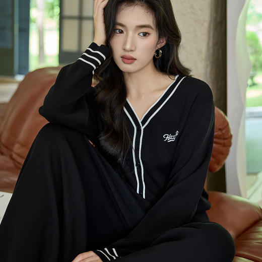 奢姿大码女装2025秋季字母绣花减龄两件套胖妹妹V领时尚针织套装9653991020AB 商品图2