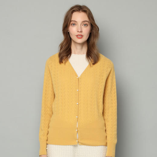 羚荌渼V领移针挑洞手工钉珠羊绒开衫 商品图1