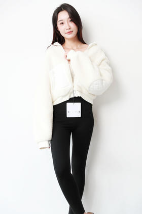 小方标+大翻领，是普拉提羔毛外套。美式复古拉链瑜伽夹克C092958