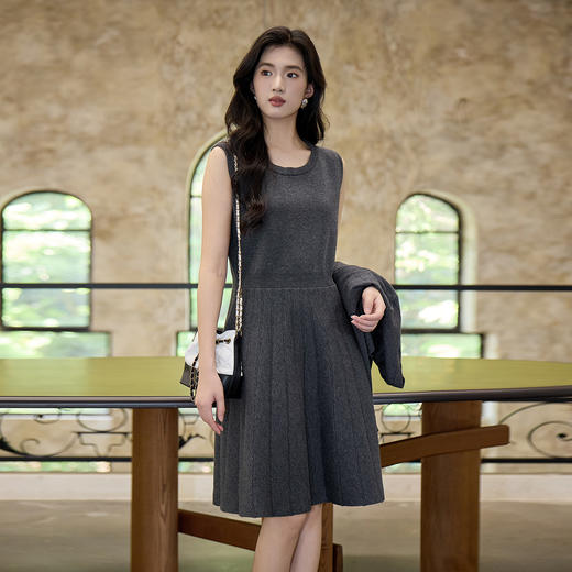 奢姿大码女装2025秋季减龄立体装饰圆领两件套胖妹妹时尚针织套装9853991012AB 商品图1