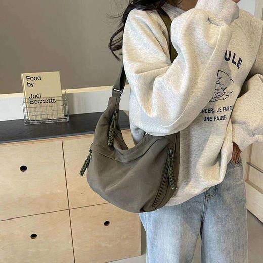 【情侣日系简约风饺子包】时尚百搭 可爱饺子造型  男女同款 斜挎/单肩/能手拿 大容量随意装 #M663 商品图2