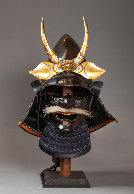 独角鹿西洋古董1603-1868年代日本江户时代出品配面颊甲及神鬼纹黄铜精雕前立装饰漆木铁铸「烏帽子形兜」武士头盔 商品图0