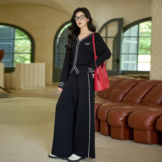 奢姿大码女装2025秋季字母绣花减龄两件套胖妹妹V领时尚针织套装9653991020AB 商品图0