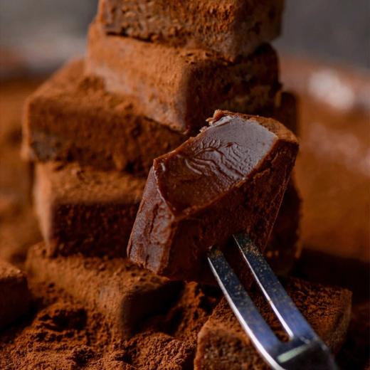 官旗原价后79。现2盒到手89，斑马与巧·原味生巧 SKP同款，高奢品牌供应商 0糖0香精0防腐 62.5%，可可固形物含量 20μm精细研磨 极致丝滑基地直邮 商品图1