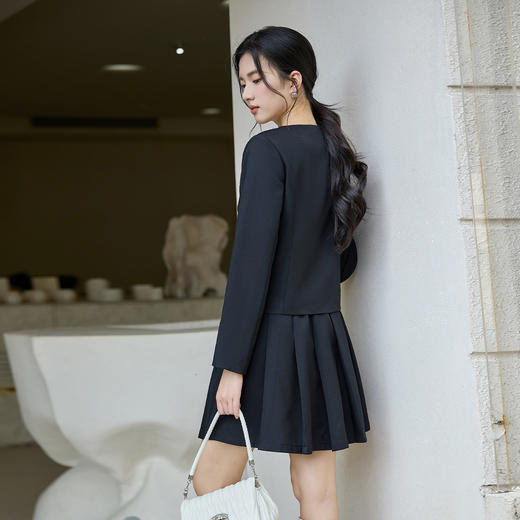 奢姿大码女装2025秋季减龄钉珠时尚两件套胖妹妹半松紧百褶套装9953953621AB 商品图3