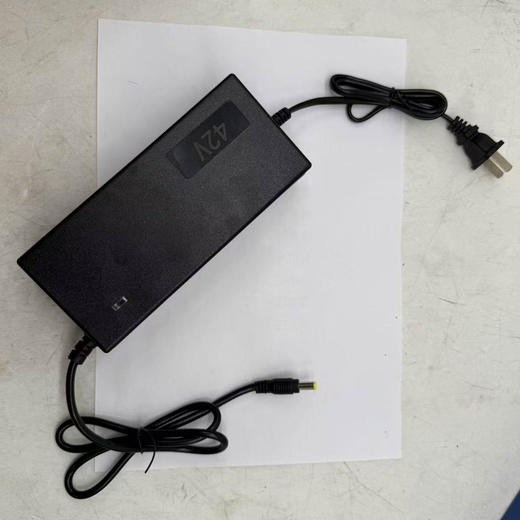 【货号04444】大电流3.0A充电器36V/42V充电器锂电电链锯专用充电器带内置散热风扇 商品图8