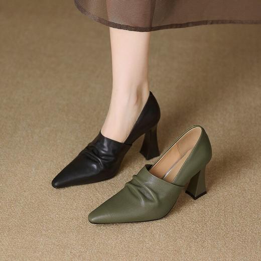 【预售5天】软羊皮配裙子绿色高跟鞋，气质尖头软底法式深口单鞋RS&7068 商品图0