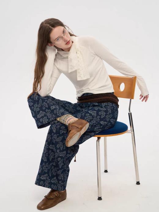 local tag/lt25awk21ab/ Cocoa 丝巾领长袖打底上衣 商品图3