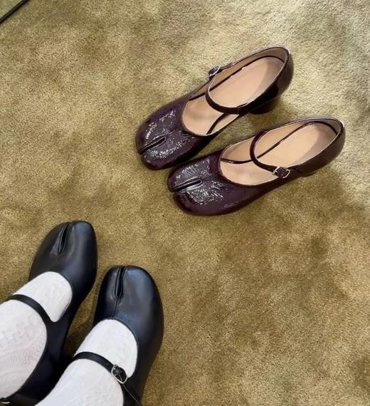 重磅推荐 经典款！MM6粗跟玛丽珍单鞋  进口软小牛！分趾猪蹄鞋 商品图1