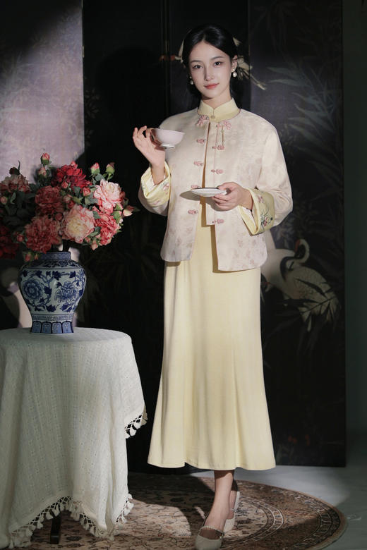 逸红颜明月优选#金羽刺绣旗袍『金羽缃』古典杏仁黄鱼尾旗袍，温暖秋冬银杏氛围穿搭~ 商品图11