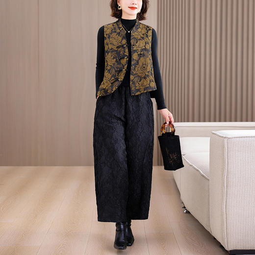 XYG82022025秋季新款中年妈妈休闲百搭花苞阔腿裤女时尚洋气马甲两件套 商品图3