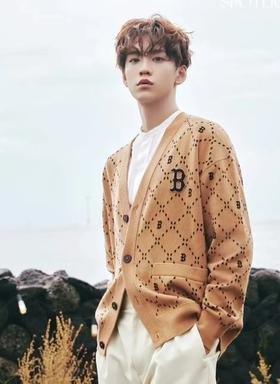 得物同步MLB男女同款慵懒风满印老花针织外套开衫