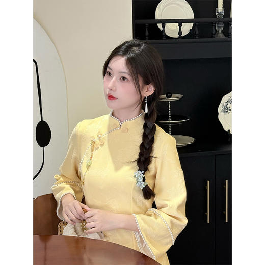 LSB4074改良旗袍黄色2025新款少女日常显白新中式连衣裙复古日常倒大袖秋 商品图3