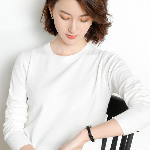 韩版爆款纯色针织衫新款新品  韩版毛衣女套头圆领短款宽松百搭打底衫秋冬薄款针织衫新款新品 商品图2
