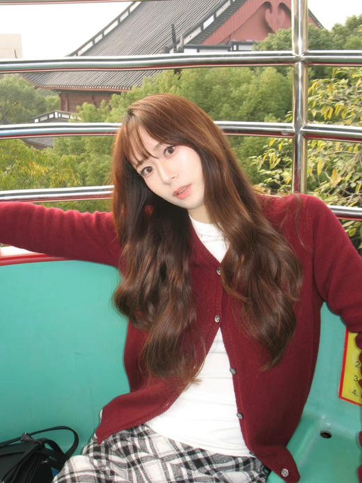 【12色奶酥V领开衫 】日常松弛感 韩里韩气 软软糯糯的好舒服  秋季新款薄款针织衫女开衫长袖V领短款毛衣小披肩外套上衣直接封神 降温必备 真的非常实穿 承包一整个秋天的美丽 商品图11