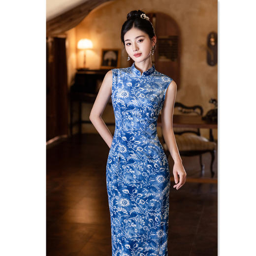 SKY 375096时尚印花无袖改良新中式丝绒日常旗袍 商品图3