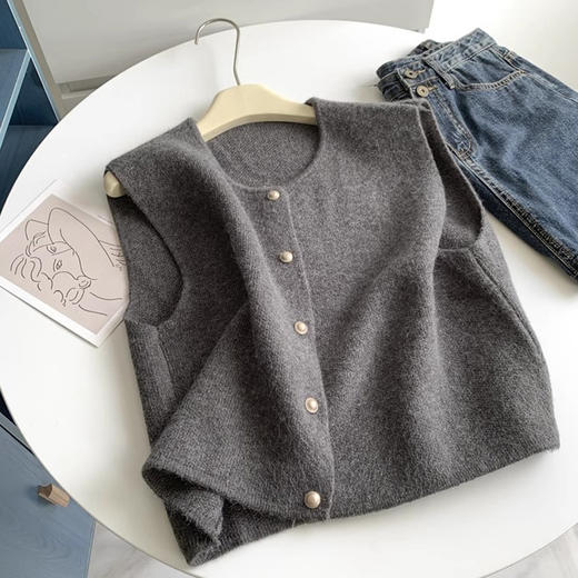 温柔系单排扣小金扣子圆领显瘦针织马甲背心 女韩系宽松坎肩上衣女 商品图9