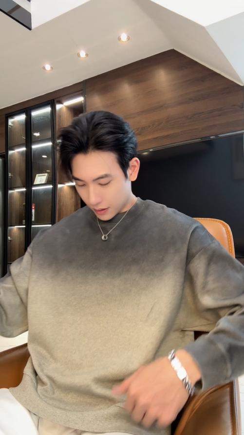 8028SDSA男士秋冬新款痞帅男装韩版时尚渐变圆领卫衣百搭时尚简约上衣 商品图0