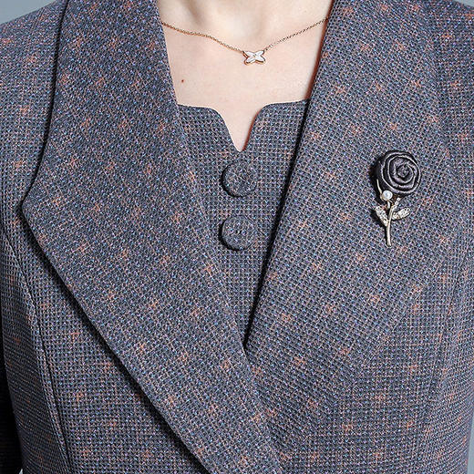 QYM H3385-Y连衣裙两件套A字裙西装领中长款风衣外套时尚套装 商品图3