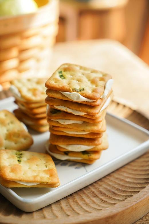 拉丝的夹心！一方云拾可可开心果酱牛轧饼/香葱原味牛轧饼干。✅开心果酱≥6%、燕麦片>13%。微甜不腻。 商品图2
