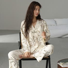 把“东方美学”穿身上! 国风免Bra家居服套装 十色可选 内置胸垫设计，无松紧带无束缚升级材质，棉柔感透气亲肤高色牢度，不易褪色不起球居家外出皆可穿，正品