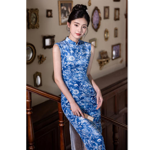 SKY 375096时尚印花无袖改良新中式丝绒日常旗袍 商品图2