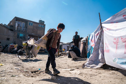 为阿富汗家庭提供一张4x5米塑料防水布 商品图8