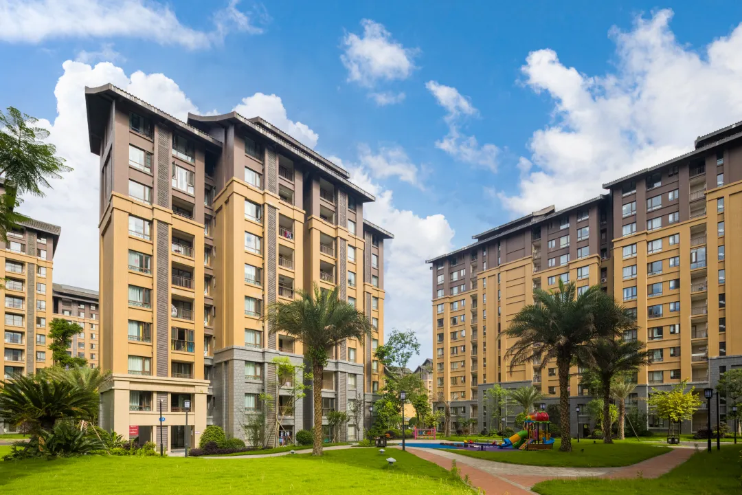 【峨眉山山与居度假酒店 】周末不加价！￥138=一间住进峨眉山山与居度假酒店1间大床/双床房+双早+...库存多