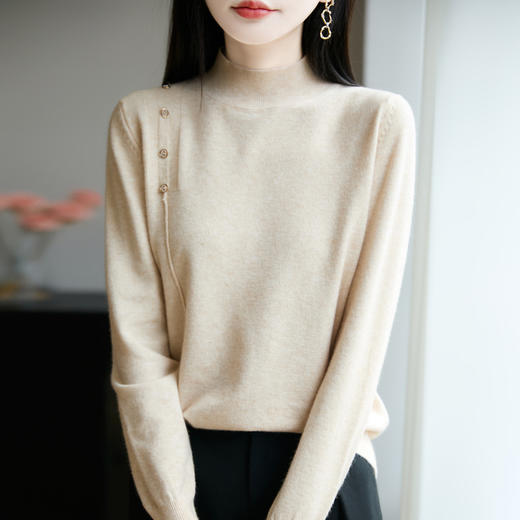 2025新款秋冬半高领打底衫纽扣毛衣女宽松外穿针织上衣洋气毛衣 商品图3