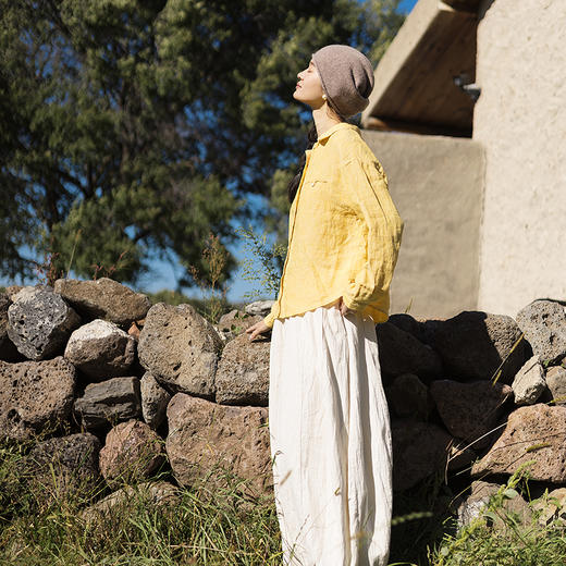 绽放674朵/色织亚麻慵懒简约翻领开襟落肩长袖衬衫女宽松开衫上衣 商品图2