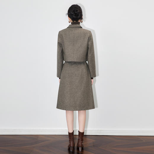 「高货wl」全新升级【铂金会员441/天猫599/差价158】(99910)洛诗琳法式小香风人字纹毛呢短外套高腰A字半身裙两件套 商品图2