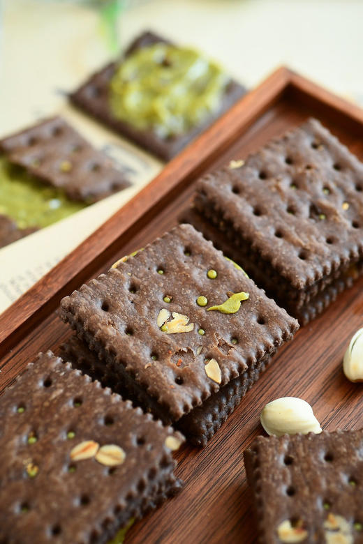 拉丝的夹心！一方云拾可可开心果酱牛轧饼/香葱原味牛轧饼干。✅开心果酱≥6%、燕麦片>13%。微甜不腻。 商品图8