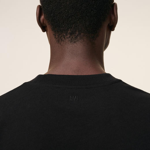 AMI 男女同款心形徽标贴片棉质圆领短袖T恤 黑色 UTS352 726 001 商品图3