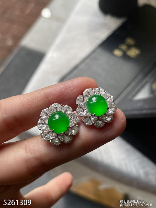 5261309，蛋面耳钉。具体价格微信咨询 商品图0