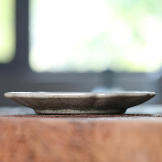 问鼎哥窑传世复刻款葵心壶承(小) 商品图1