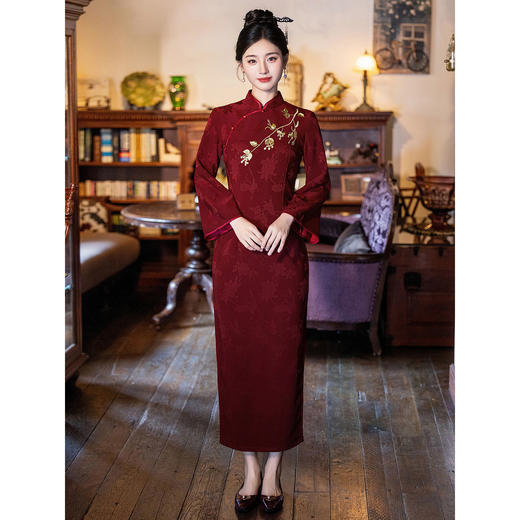 红色旗袍2025新款改良年轻款订婚礼服裙刺绣敬酒服新娘秋冬季长袖 商品图1