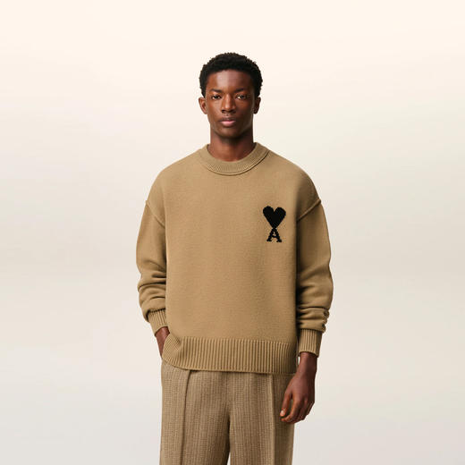 AMI 男女同款心形徽标刺绣嵌花羊毛针织衫 驼色 UKS838 018 288 商品图1