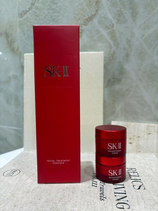 【香港直邮】SK-II新版神仙水230ml+大红瓶面霜15g*2（含礼盒礼袋） 商品图1