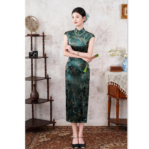 SKY 361825港风中式长款无袖丝绒时尚改良新中式日常修身旗袍 商品图3