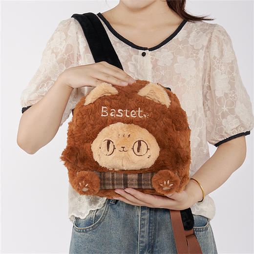大英博物馆 巴斯特系列 萌猫毛绒 格纹拼接 双肩背包 商品图1
