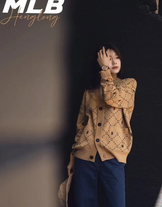 得物同步MLB男女同款慵懒风满印老花针织外套开衫 商品图1