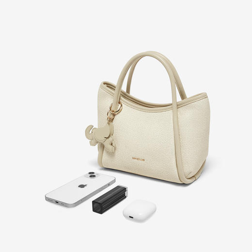 【云粉节】  BF楼百思图2026春季新款手提包时尚通勤女单肩斜挎包J8A96AX6吊牌价659.现价399 商品图4