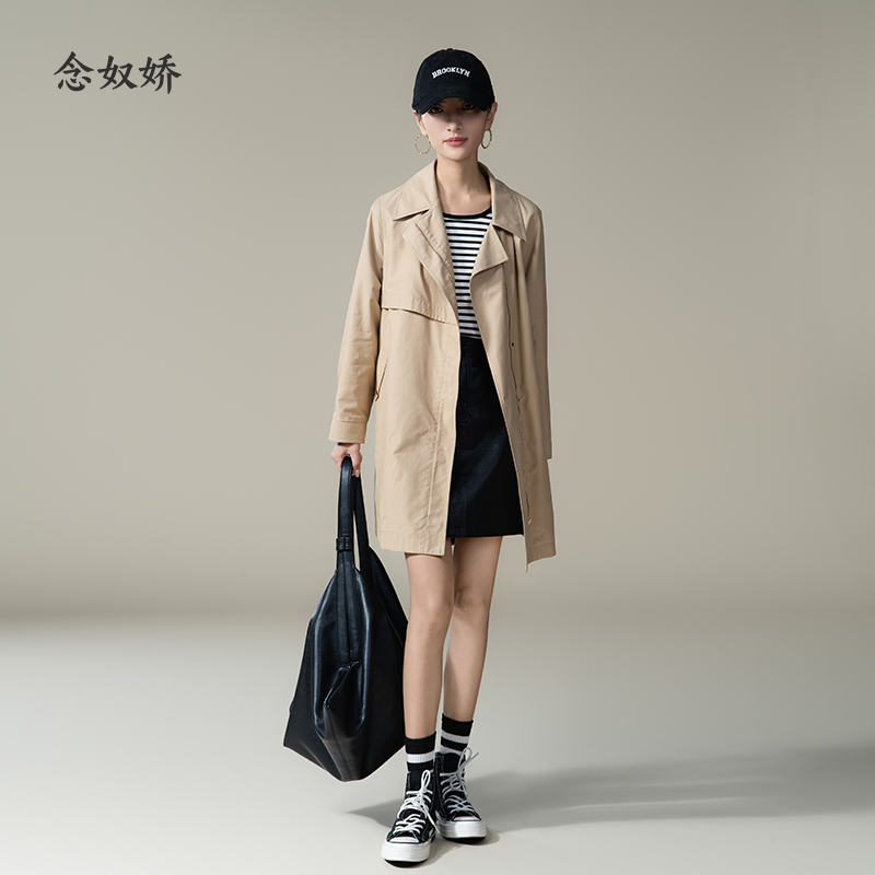 【商场同款】CNG4872 “极简通勤风衣” 温和驼色 宽松廓形 舒适包容身材 翻领结合拉链 大气洒脱 一手长小个子也适合 春秋风衣