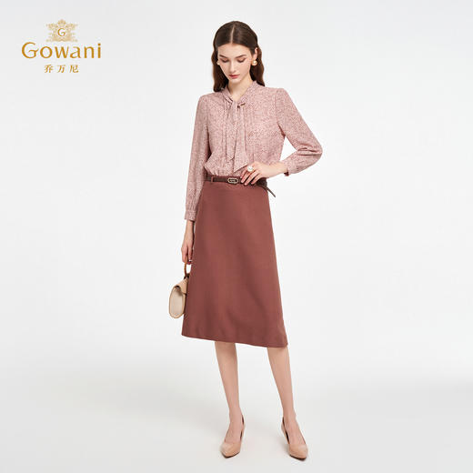 乔万尼2025新品复古烟熏红A字版型垂坠感显瘦半身裙ED3D239 商品图3