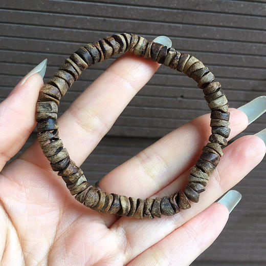 【新春大促】特价 达拉干随型药片珠沉香手串，4克 c2 商品图0