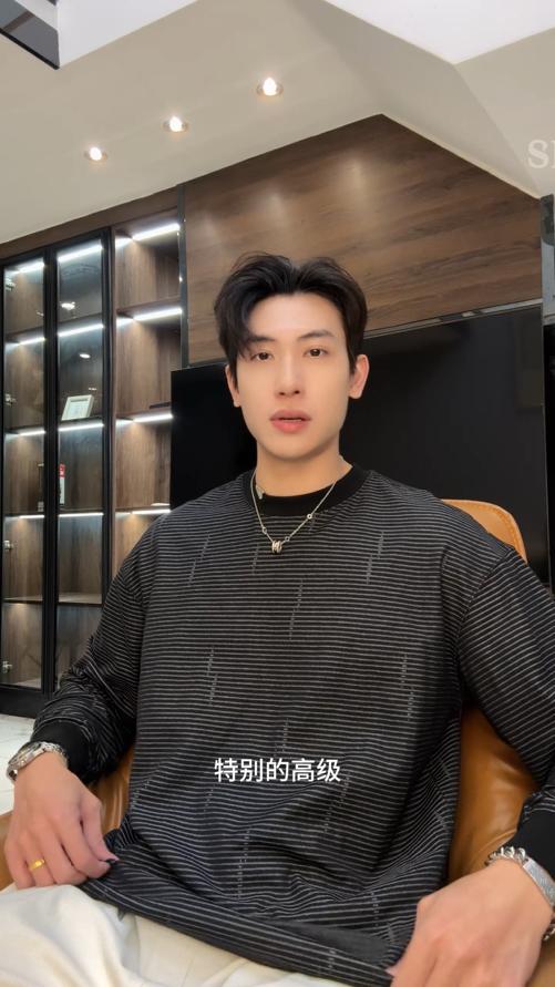 8616SDSA男士秋冬新款痞帅男装韩版撞色条纹套头圆领卫衣百搭宽松上衣 商品图0